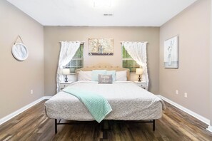 3 bedrooms, iron/ironing board, free WiFi, bed sheets