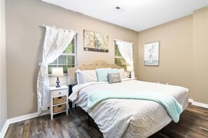 3 chambres, fer et planche à repasser, accès au Wi-Fi (inclus)