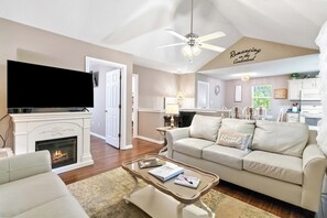 Smart TV, fireplace