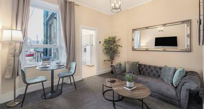 Comfortable West End Flat With Parking Easy Access