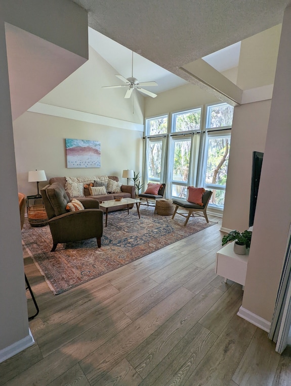 Updated Lagoon View Th, 3 Br, 2.5 Ba, Sleeps 8-amenities Pass Included-golf Cart - Edisto Island