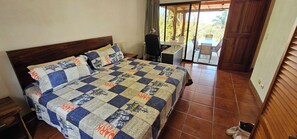 4 bedrooms, free WiFi, bed sheets, wheelchair access