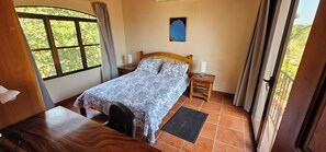 4 quartos, Wi-Fi de cortesia, roupa de cama