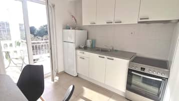 KylskÄp, ugn, spishÀll och brödrost