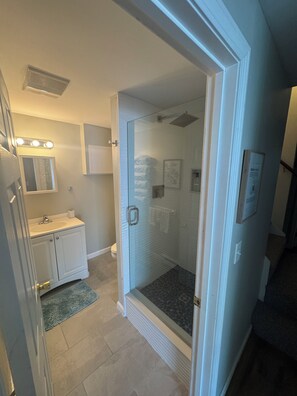 Interior - 4 Bedroom Pettaquamscutt Lake Shores Home (Narragansett)