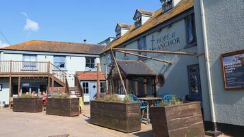 Cottage | Property grounds