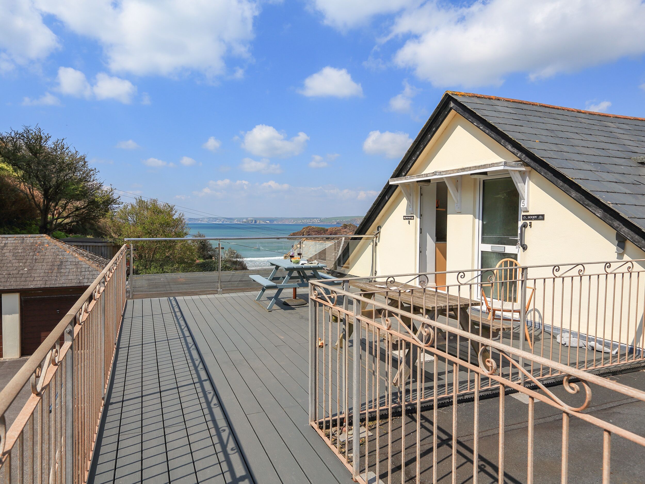 Cottage | Property grounds