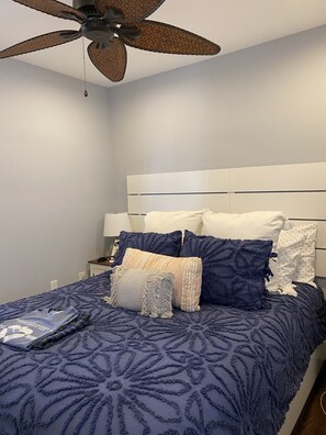 2 bedrooms, desk, free WiFi, bed sheets