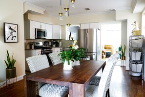 Fridge, microwave, oven, stovetop - Historic Charm meets Modern Luxury in Washington DC Rental (Washington)