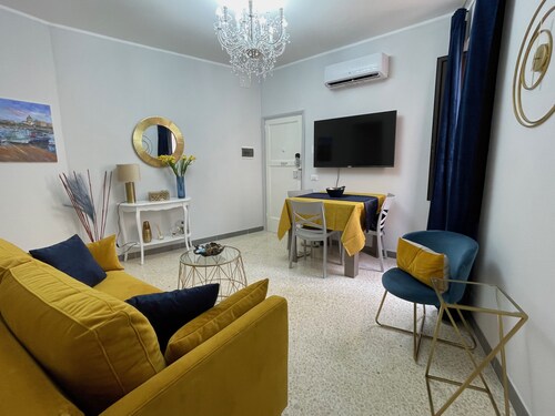 Beautiful Furnished Modern Renovated 1-Bedroom Apartment in Center of Trapani