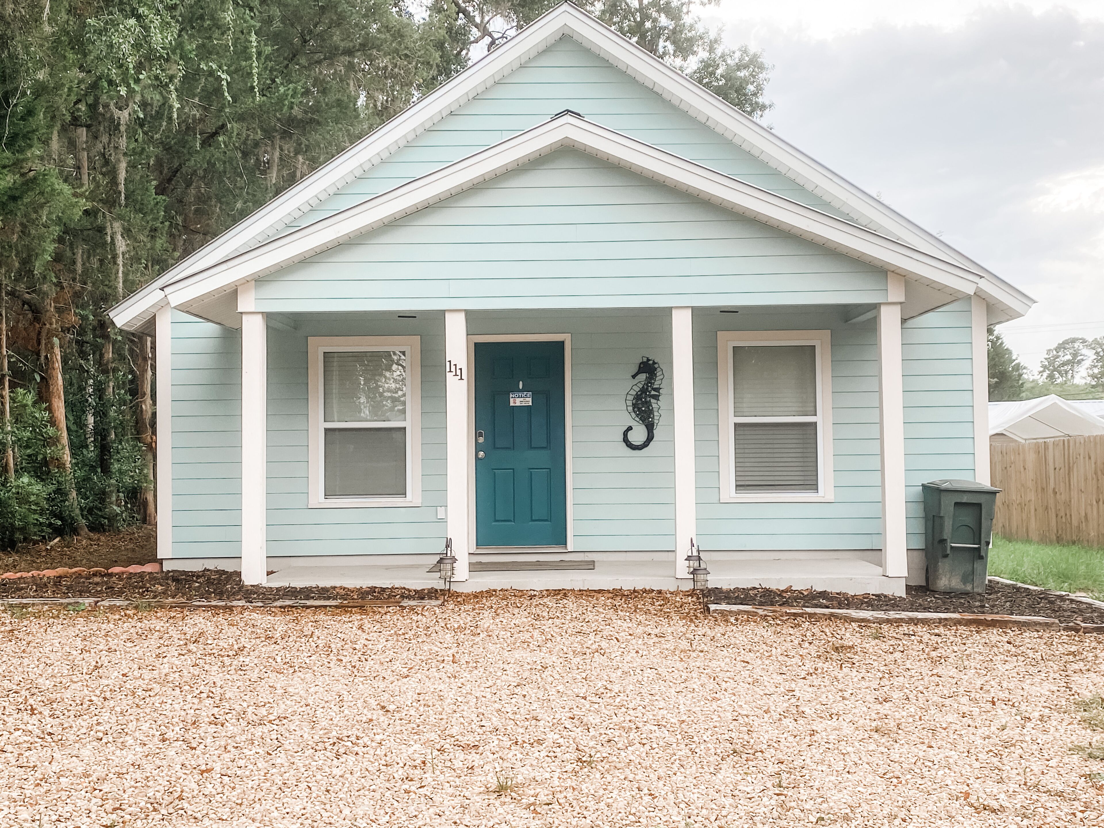 Beautiful 3 bedroom 2 bath home located near private boat ramp