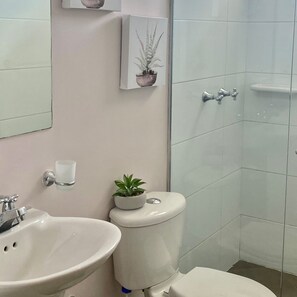 Appartement de base | Salle de bain | Baignoire, serviettes fournies