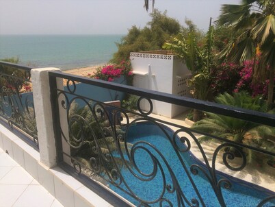 Room with sea view, swimming pool, garden, terraces, patio, lounge/dining room, parking