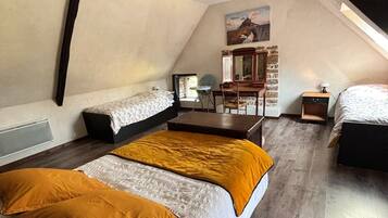 2 slaapkamers, een strijkplank/strijkijzer, reisbedje, gratis wifi