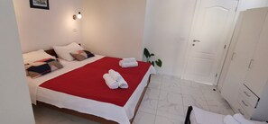 2 bedrooms, iron/ironing board, free WiFi, bed sheets