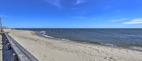 Beach nearby, sun-loungers, beach towels