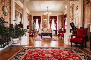 Interior - Historic Mansion in Near Theme Parks, Battlefield, Outdoor Sports, and More! (Emigsville)