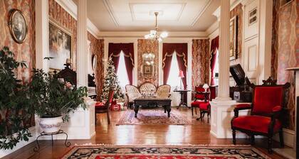 Historic Mansion in Near Theme Parks, Battlefield, Outdoor Sports, and More!