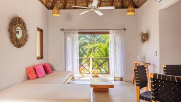 Studio Suite Superior, 2 phòng ngủ | Khu phòng khách