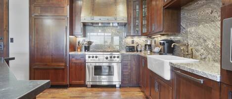 Fridge, microwave, oven, coffee/tea maker
