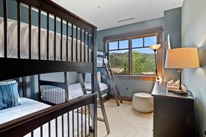 3 habitaciones, cuna de viaje, wifi y ropa de cama