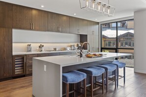 Frigorifero, microonde, forno, lavastoviglie