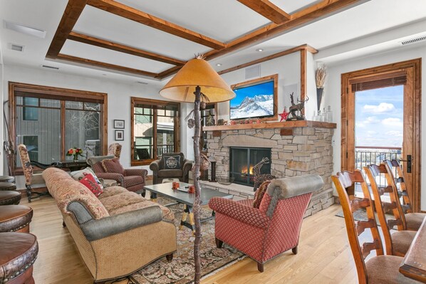 TV, fireplace - Shooting Star Lodge at Deer Valley Resort - Three Bedroom Residence #205 (Park City)