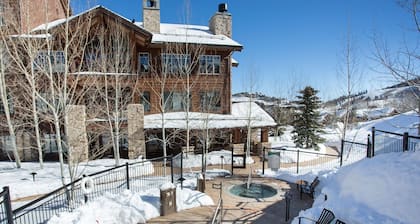 Shooting Star Lodge at Deer Valley Resort - Hotel Room #102
