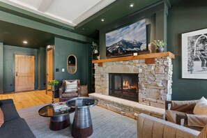 TV, fireplace