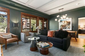 TV, fireplace - Shooting Star Lodge at Deer Valley Resort - Two Bedroom Residence #204 (Park City)