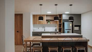 Fridge, microwave, oven, stovetop