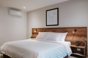 3 quartos, roupas de cama premium, cofres nos quartos, escrivaninha