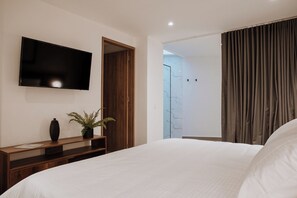 3 soverom, sengetøy av topp kvalitet, safe på rommet og skrivebord