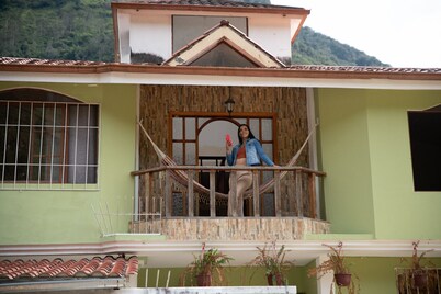 Beautiful vacation property by the mountains