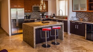 Condo, Multiple Beds (2095 - Cosmo 8A1) | Private kitchen - 2095 - Cosmo 8A1 (Santa María Huatulco)