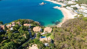 วิลล่า, หลายเตียง (2092 - Villas Carey Villa) | ชายหาด