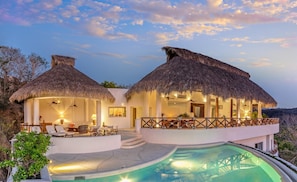 Pool - 2090 - Villa Eugenio (Santa María Huatulco)