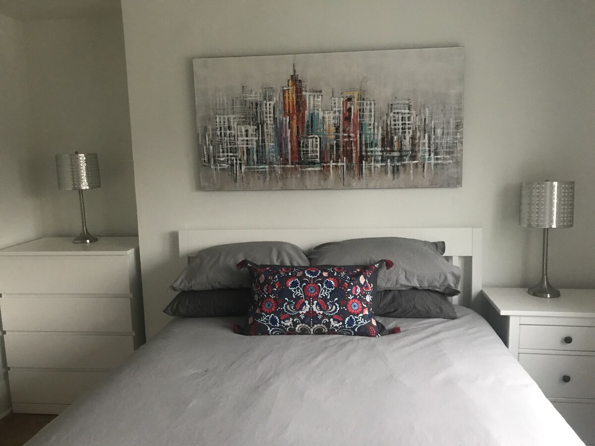 WARM HOME IN THE HEART OF TORONTO