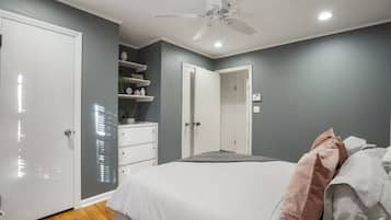 3 bedrooms, iron/ironing board, free WiFi, bed sheets