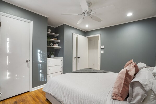 3 bedrooms, iron/ironing board, free WiFi, bed sheets