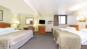 Familiekamer | Hypoallergeen beddengoed, een bureau, gratis wifi, beddengoed