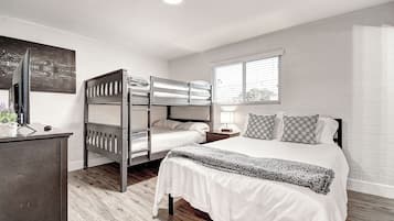 6 bedrooms, iron/ironing board, travel crib, WiFi (free)