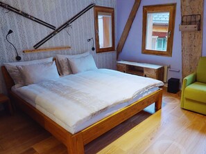 7 dormitorios, tabla de planchar con plancha, wifi y ropa de cama