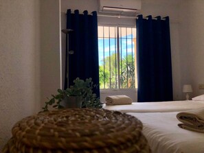 1 bedroom, iron/ironing board, travel cot, WiFi - SB Zinnia Studio (Nerja)