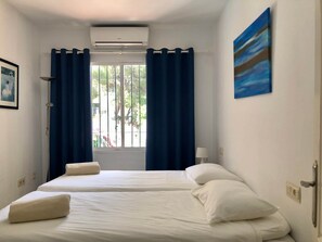 1 bedroom, iron/ironing board, travel cot, WiFi