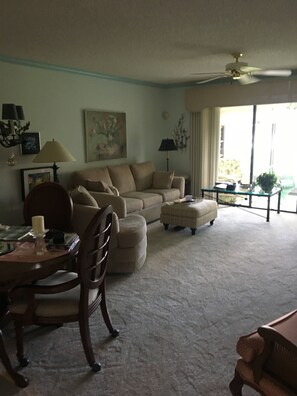 TV - Pool, Tennis, Beaches, and shoppping or relax with a view. (Nokomis)