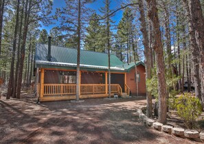 Exterior - Bear Pine Cabin with Porch & Deck! (Pinetop)