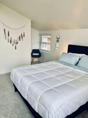 3 bedrooms, desk, WiFi