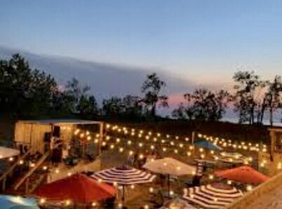 BEAUTIFUL LAKE MICHIGAN BEACH HOUSE just a 5-minute walk to the water’s edge!