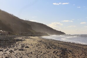 Una spiaggia nelle vicinanze